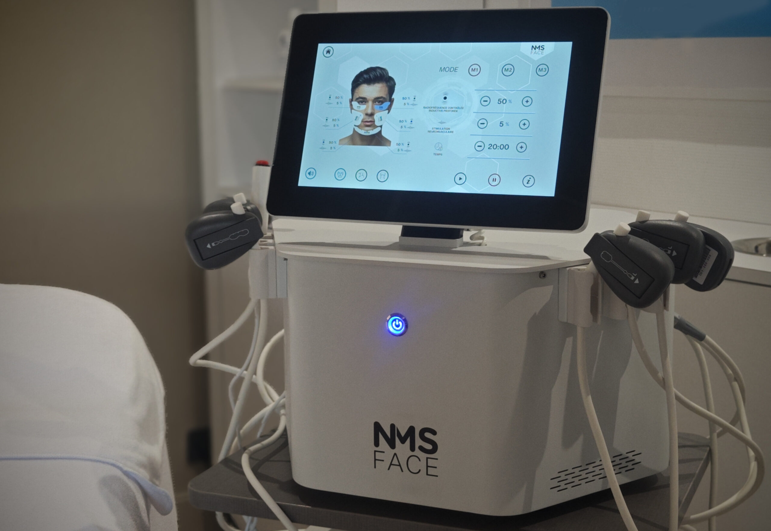 Appareil NMS Face by Cryoskin pour les soins du visage